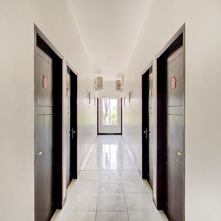 Oyo Life 3987 Kost Aditya Surabaya Luaran gambar