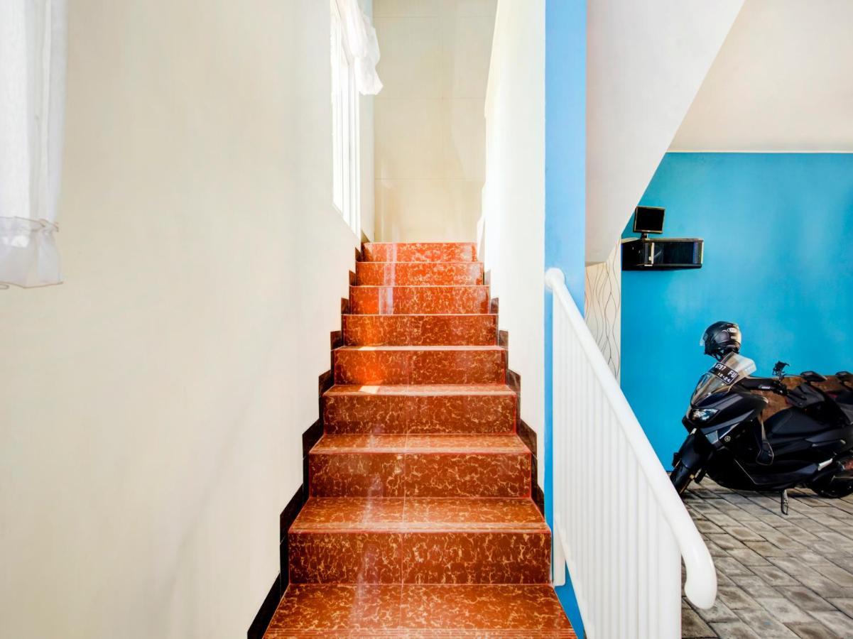 Oyo Life 3987 Kost Aditya Surabaya Luaran gambar