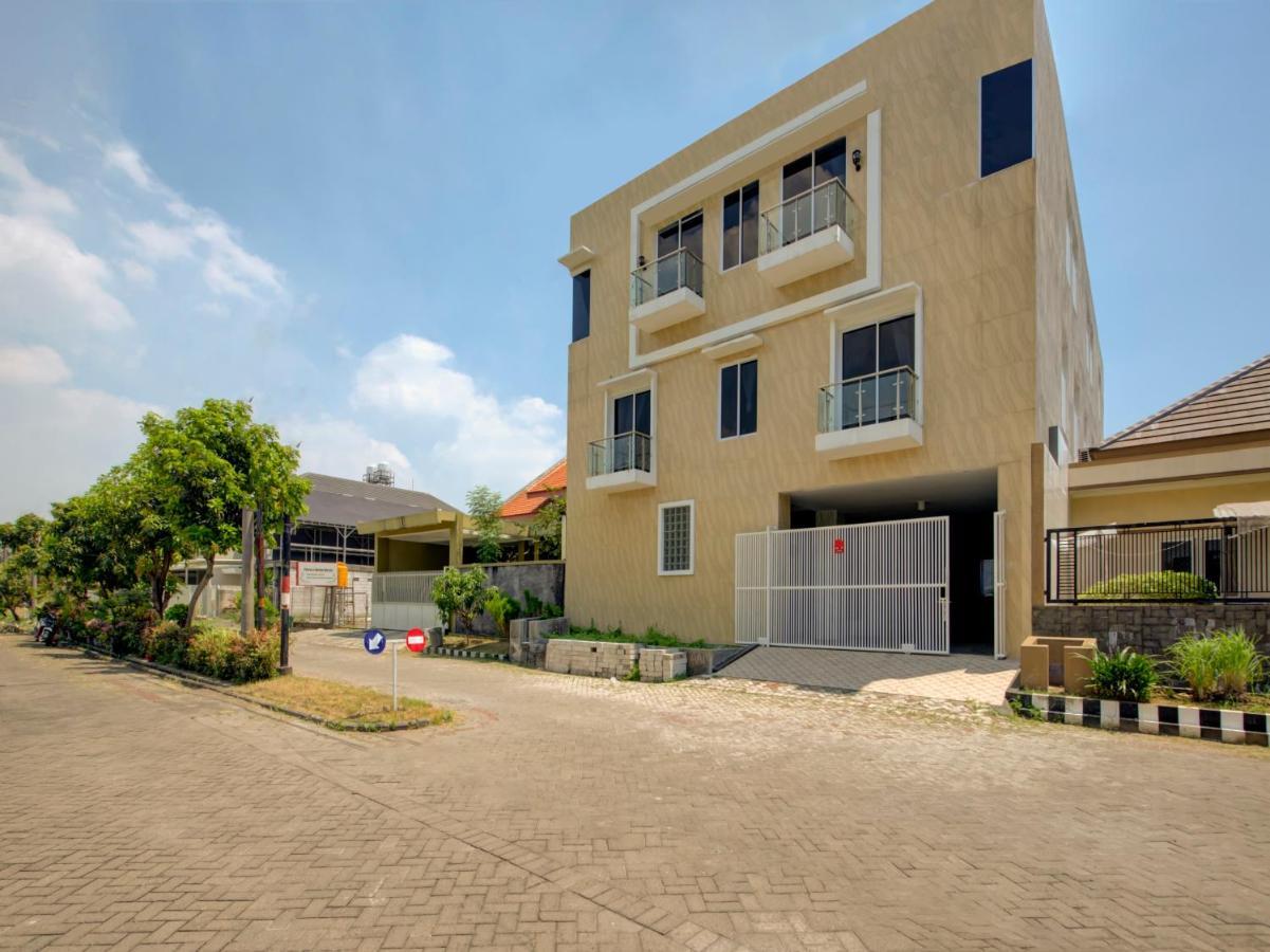 Oyo Life 3987 Kost Aditya Surabaya Luaran gambar