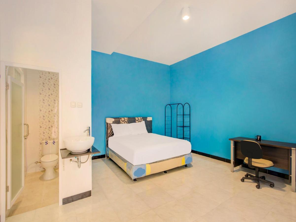 Oyo Life 3987 Kost Aditya Surabaya Luaran gambar