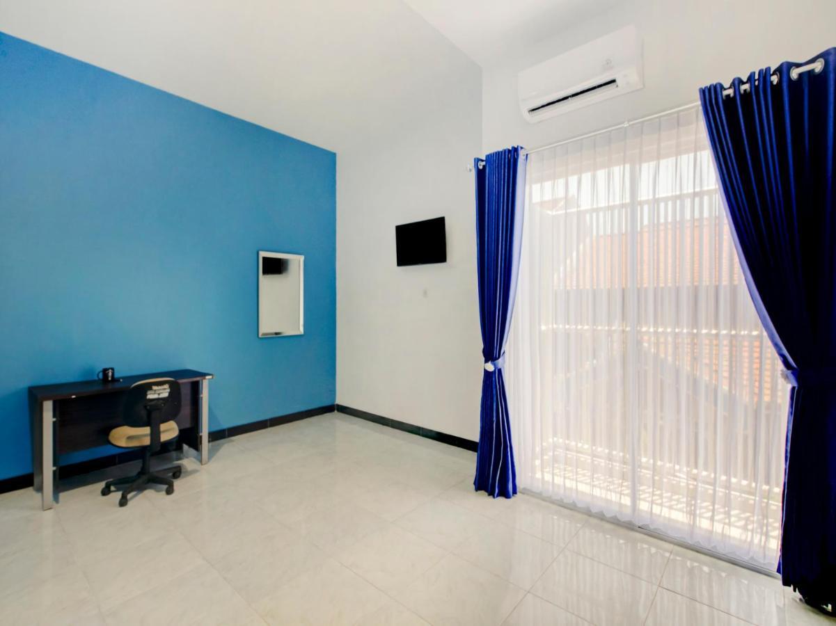 Oyo Life 3987 Kost Aditya Surabaya Luaran gambar