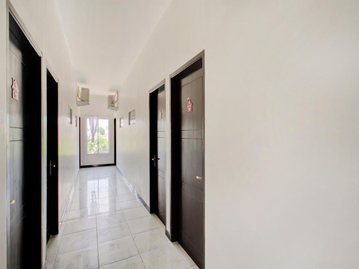 Oyo Life 3987 Kost Aditya Surabaya Luaran gambar