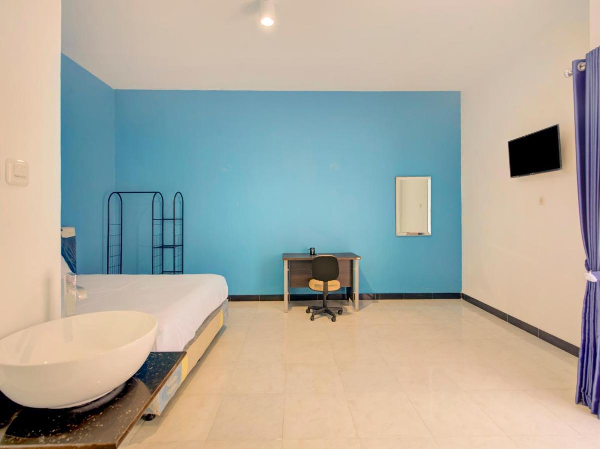 Oyo Life 3987 Kost Aditya Surabaya Luaran gambar