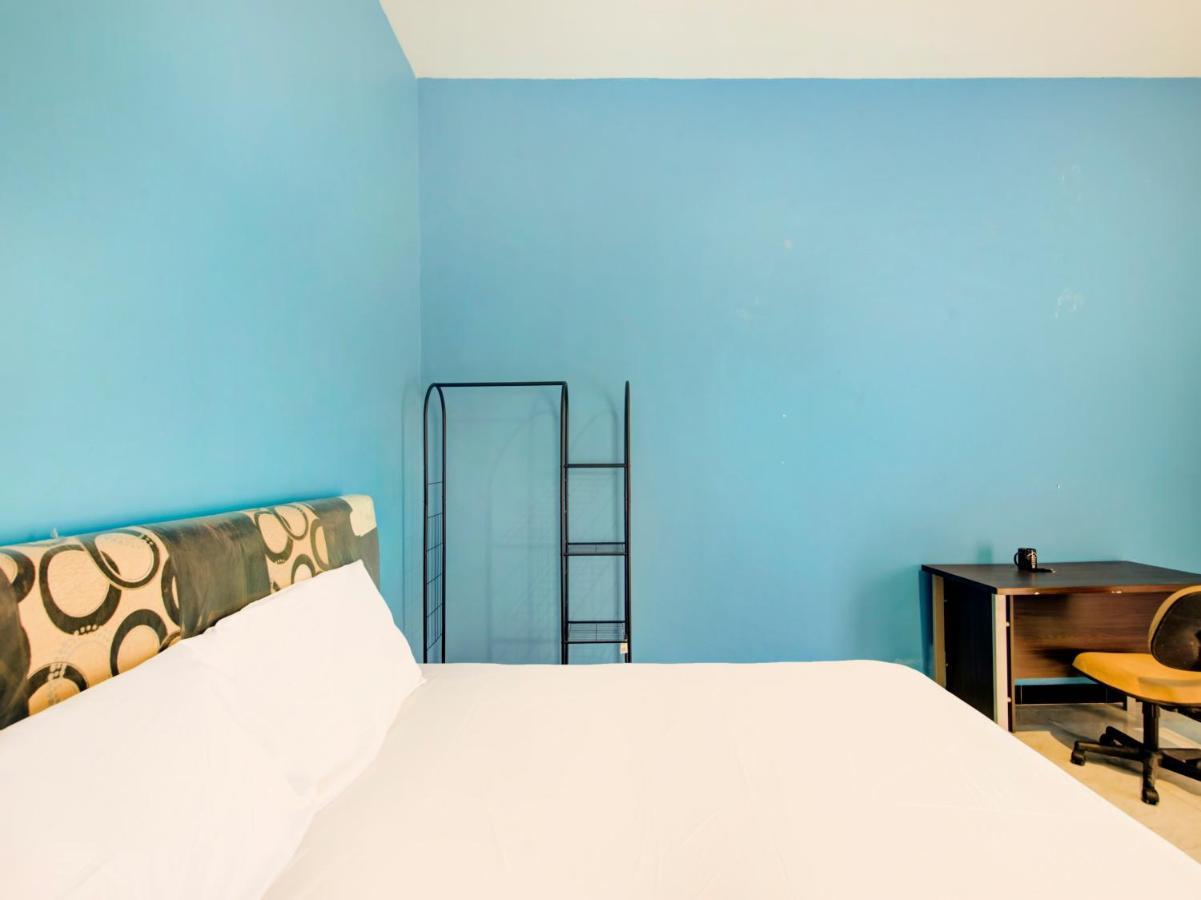 Oyo Life 3987 Kost Aditya Surabaya Luaran gambar